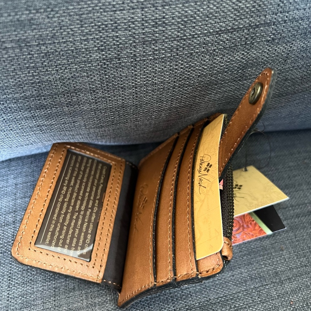 NWT PATRICIA NASH CASSIS ID CARDHOLDER MINI WALLET - Picture 4 of 12